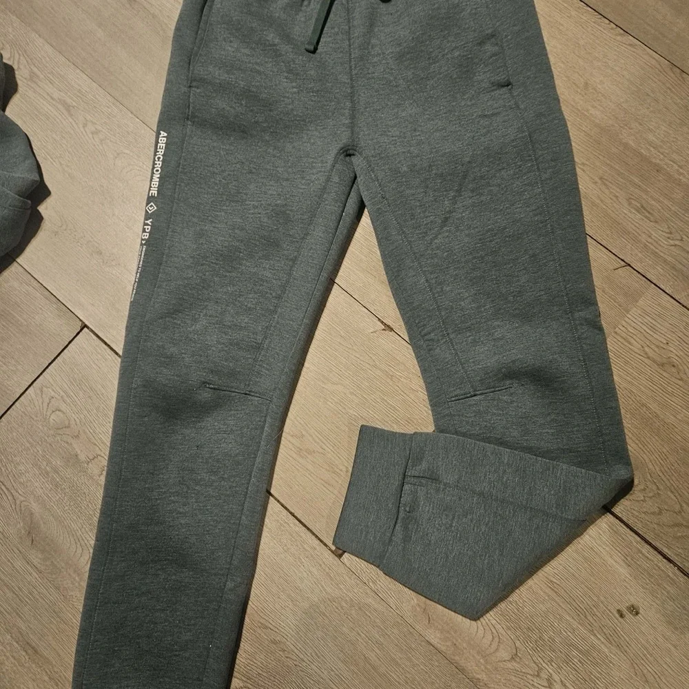 Abercrombie & Fitch Men's Charcoal Joggers - Picture 3 of 4